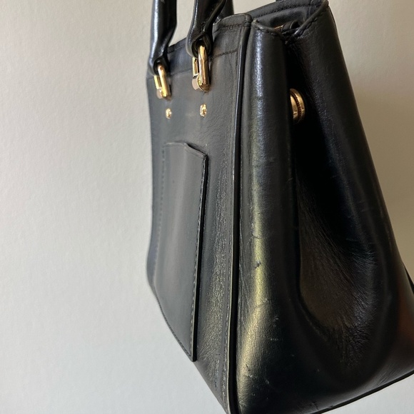 Michael Kors Over the shoulder detachable Handbag - WELL LOVED - Picture 3 of 5